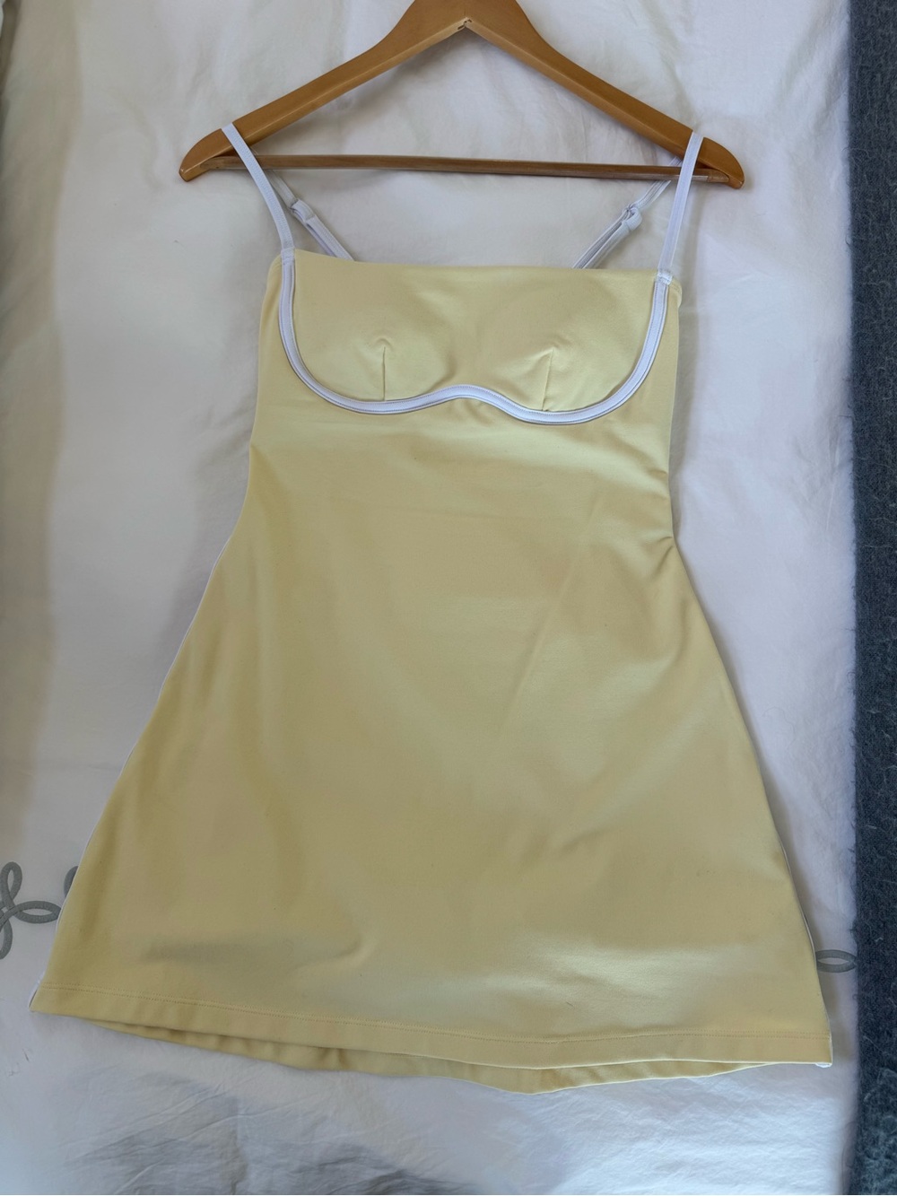 ALO Airbrush Streamlined Dress 🍋 - Picture 6 of 12